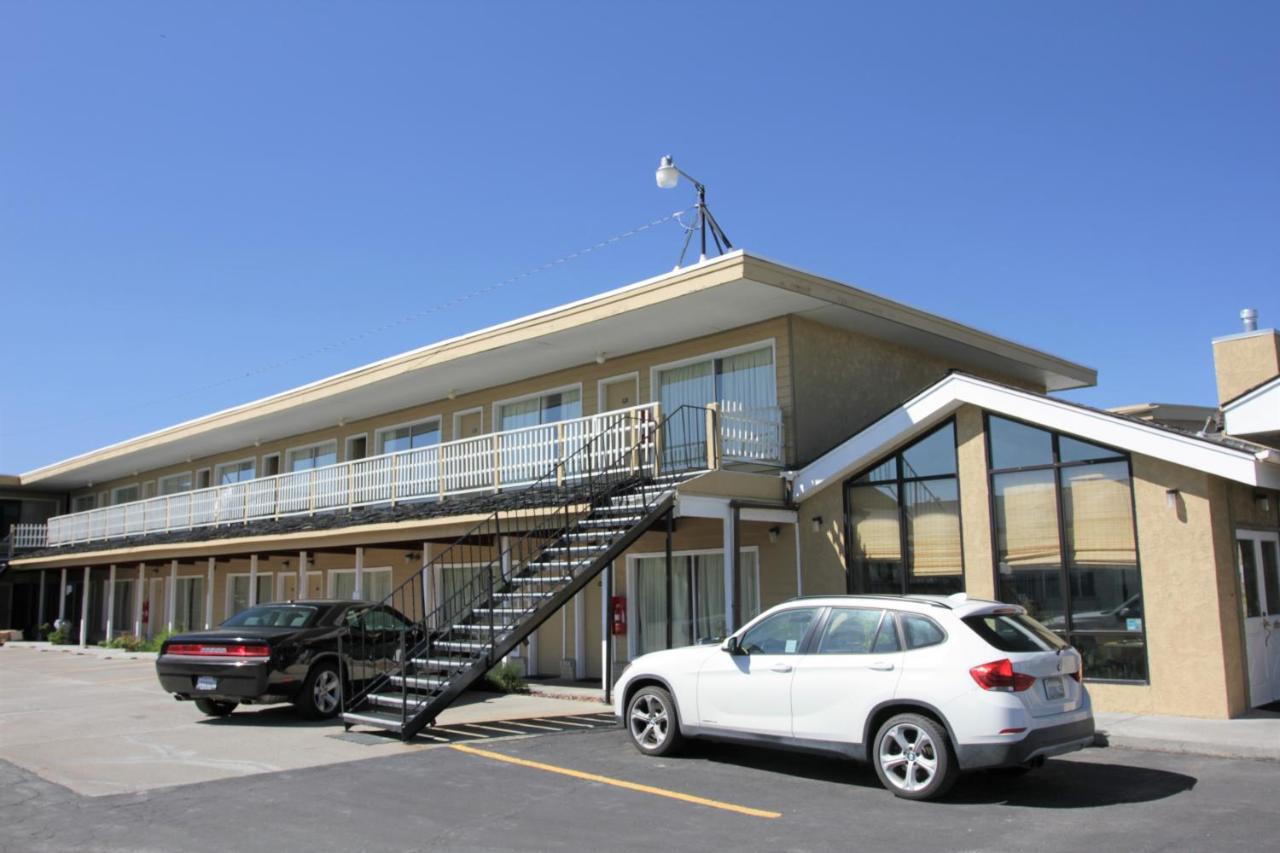 Super 8 By Wyndham Wells Hotell Eksteriør bilde